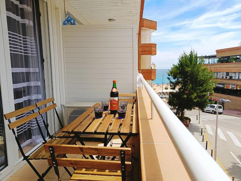 Cozy Sea View Apartment 50m to Beach Terrace