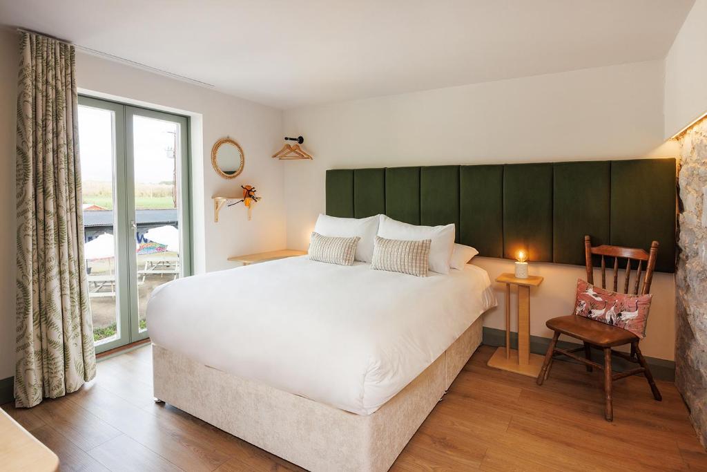 Travel Proud Barnahown B&B, Mitchelstown - Double Room With Mountain View