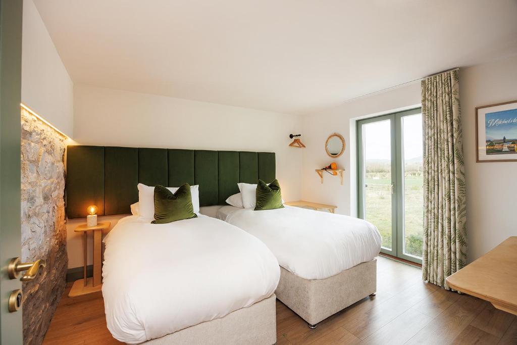 Travel Proud Barnahown B&B, Mitchelstown - Twin Room With Mountain View
