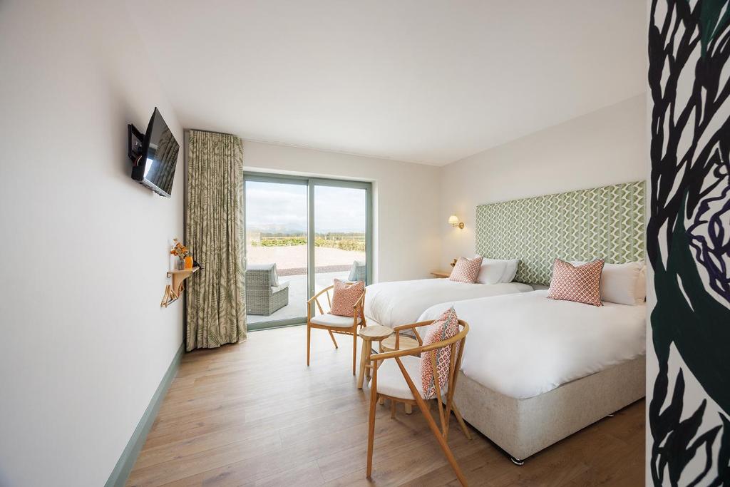 Travel Proud Barnahown B&B, Mitchelstown - Twin Room - Disability Access