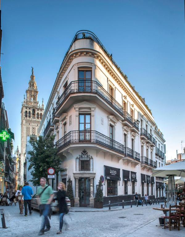 Cathedral Apartment, upper floor apartment, Sevilla ...