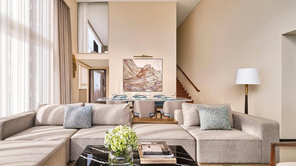 Two-Bedroom Suite with Two King Beds - Split Level