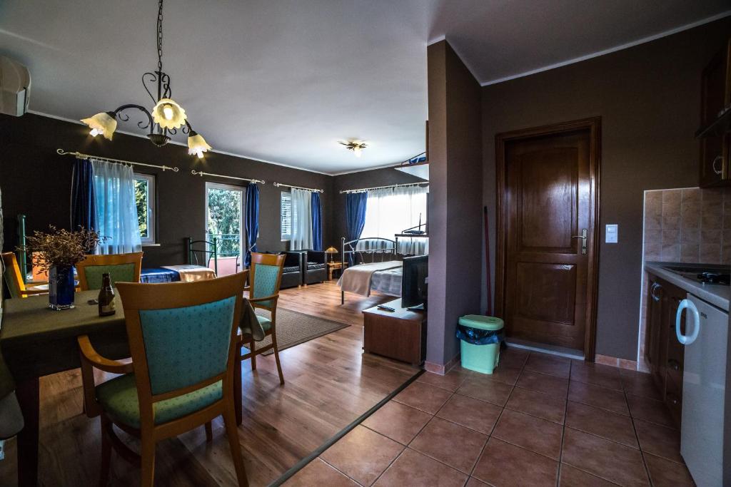 Kuchnia lub aneks kuchenny w obiekcie Villa Lugano