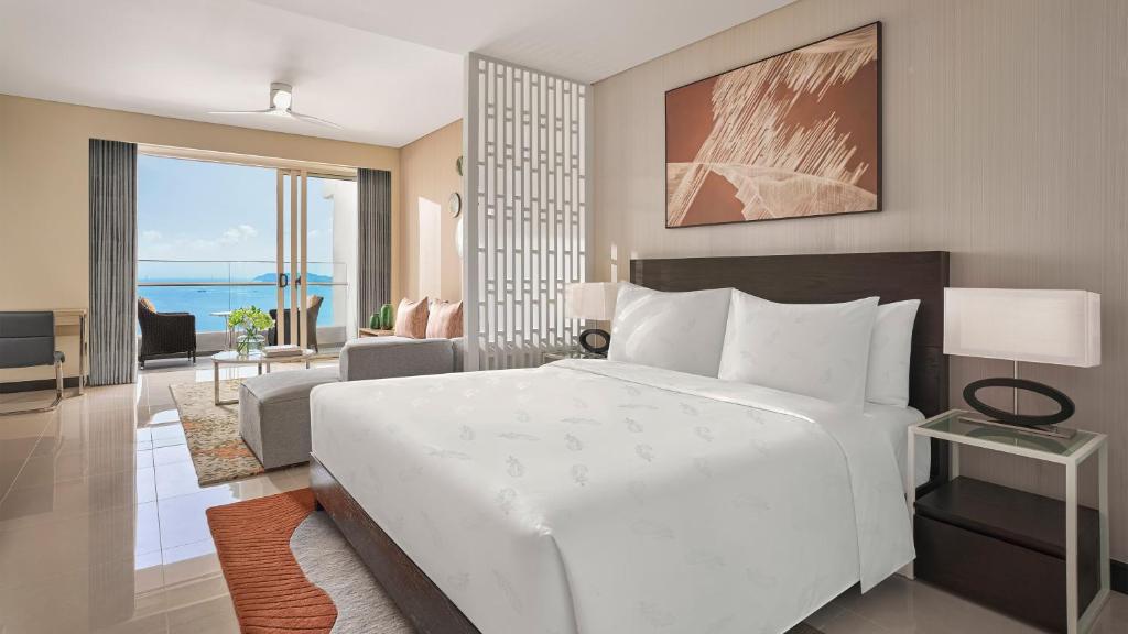Studio King Suite with Ocean View