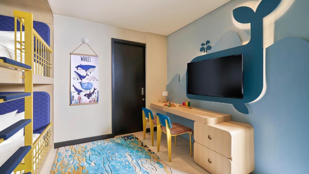 Two-Bedroom Suite with One King Bed, One Bunk Bed and Ocean View