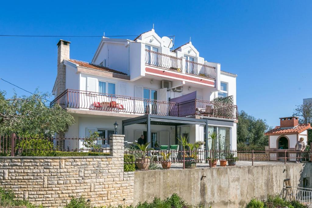 Apartments by the sea Trogir - 25303