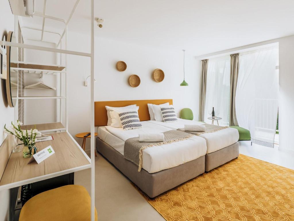 Standard Twin Room with Sofa