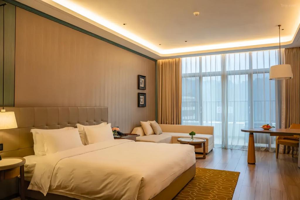 LAND WALK HOTELL
