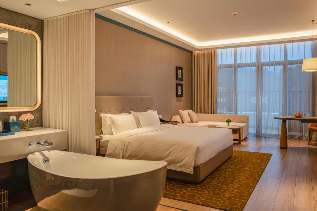 LAND WALK HOTELL