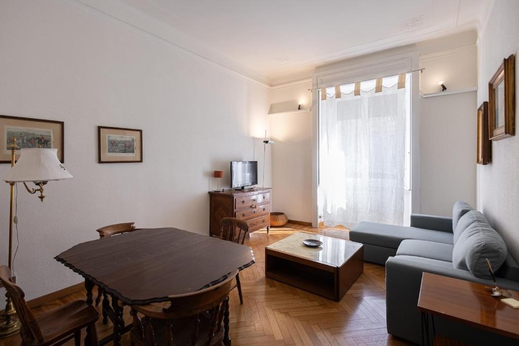Large comfort suite 6 persons close downtown