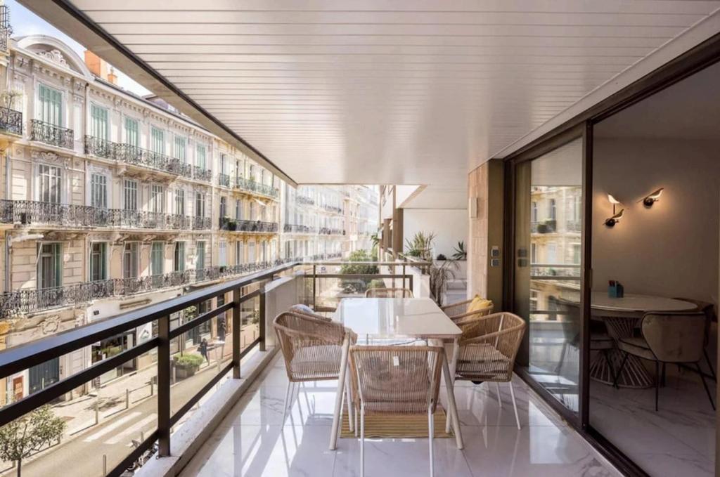Stunning 3 bedrooms with terrace in Gray d'Albion
