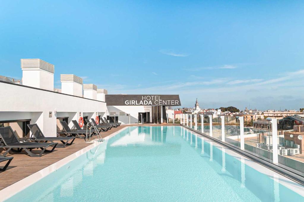 Hotel Giralda Center