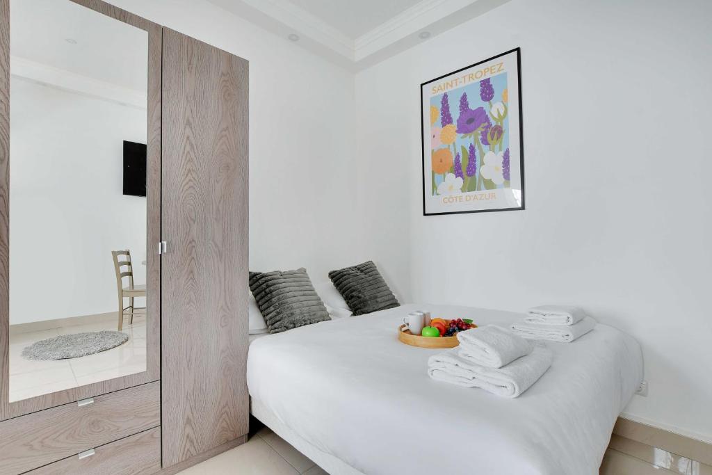 Charming Studio for 2 – Near Voltaire & 11th Arr Town Hall, Paris