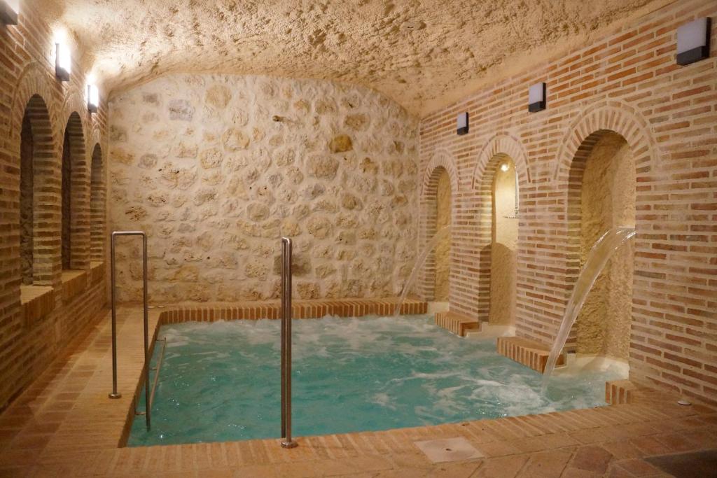 Piscina en o cerca de Casas de Valois