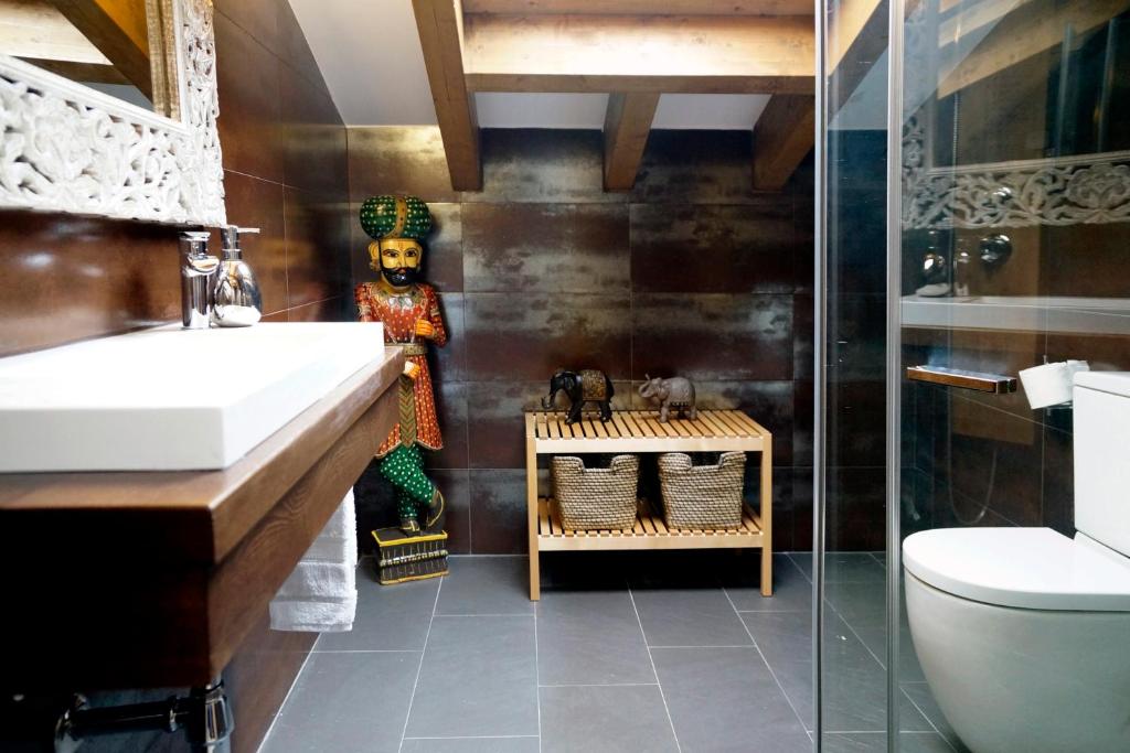 Un baño de Casas de Valois