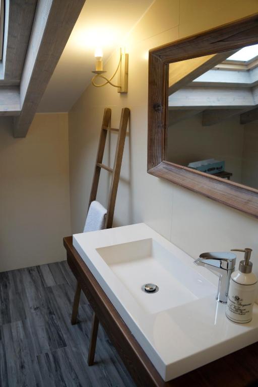 Un baño de Casas de Valois