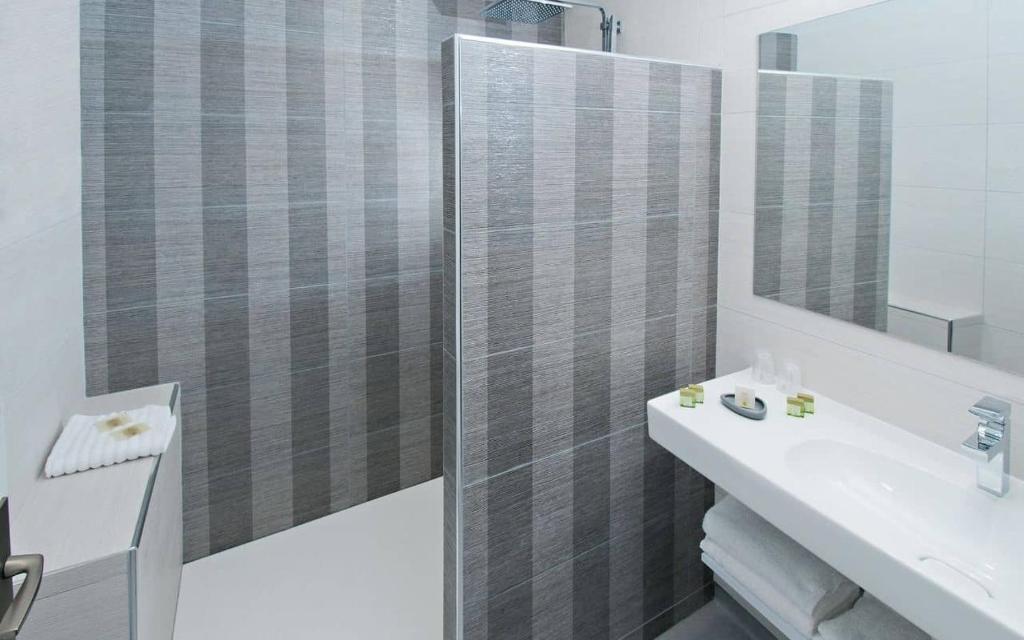 Logis Hotel Restaurant Nougier - Vierbettzimmer