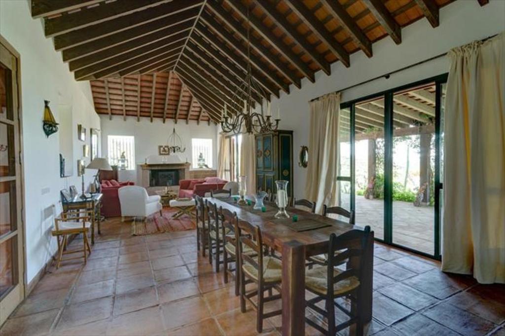 A seating area at Casa Alvarianes