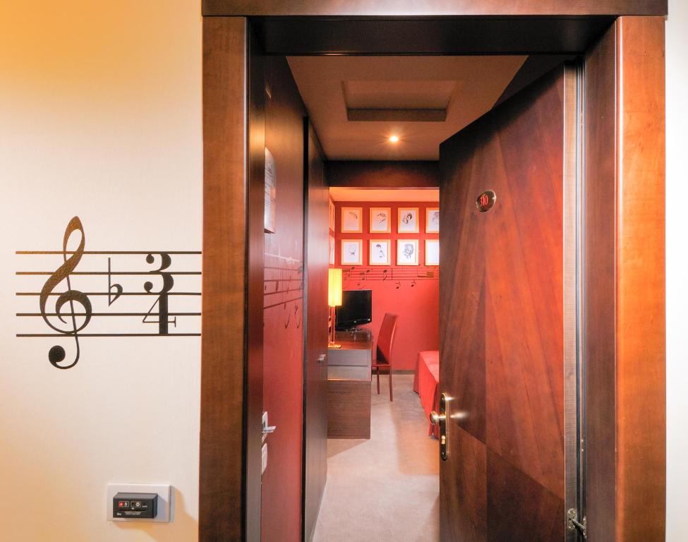 Phi Hotel Bologna - Resim 31