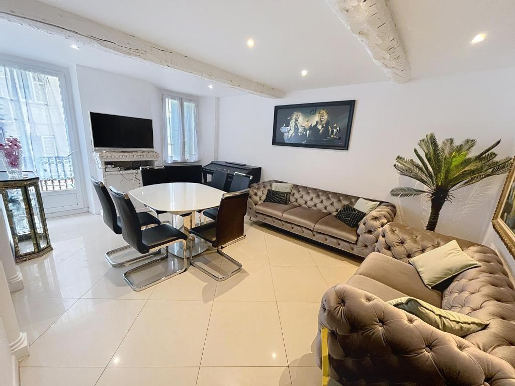 2 bdr 2 baths 2 mins Central near Croisette and Palais AC 317