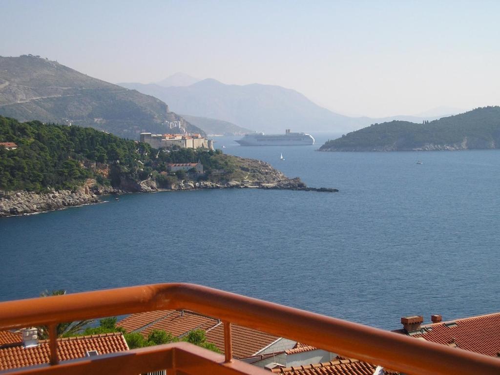 Dubrovnik-amazing seaview, near beach and Old town