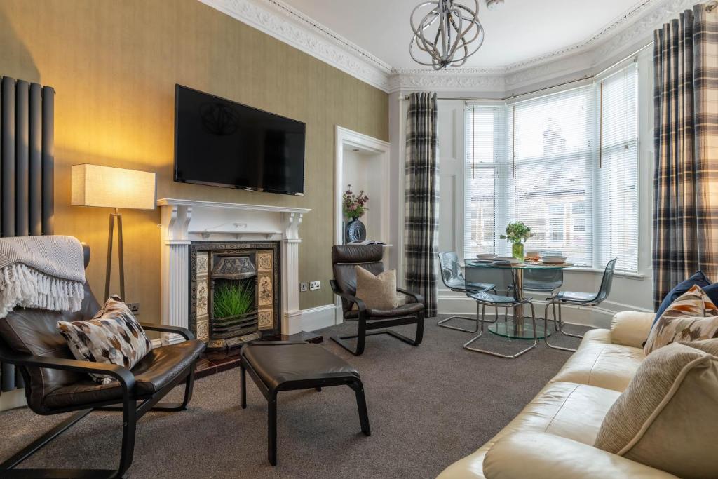 West Highland Apartments Milngavie - The Lomond - Housity