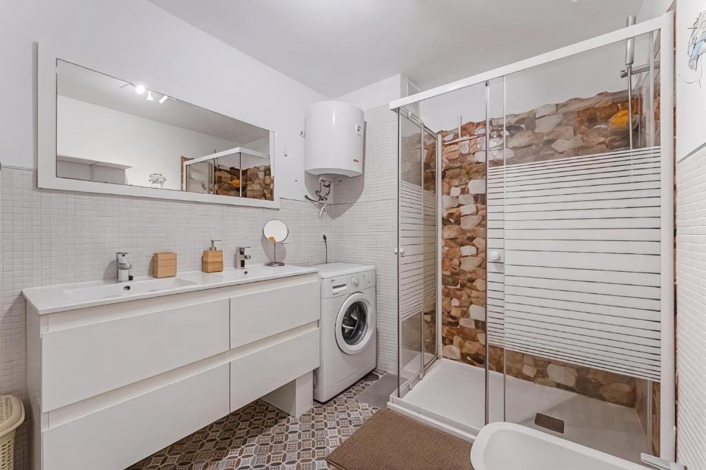 Montana Roja Apartment en Arona · Steps from Playa de Los Tarajales — foto 3