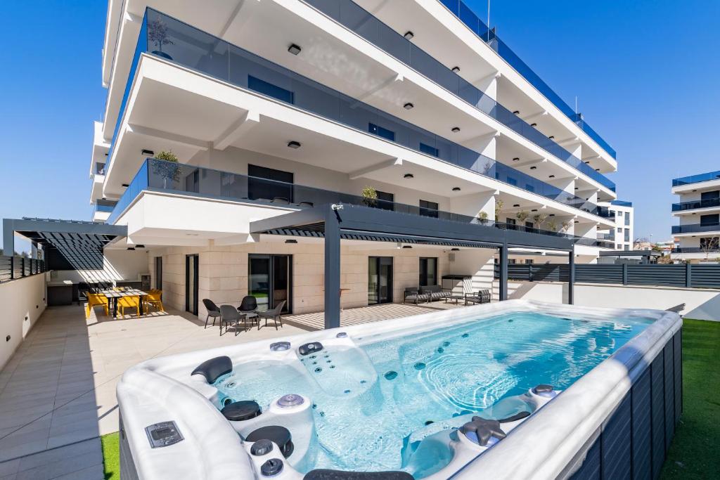 The Imperial Grand Residence by Belmont Realty