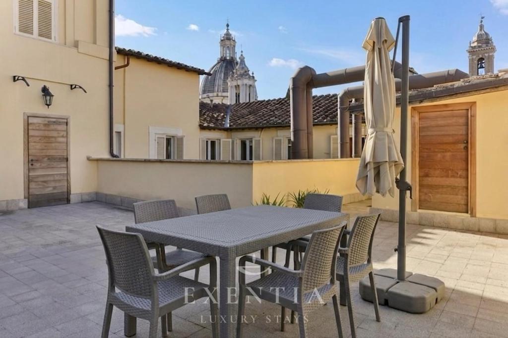 Piazza Navona Penthouse, Terrace & Roman Walls