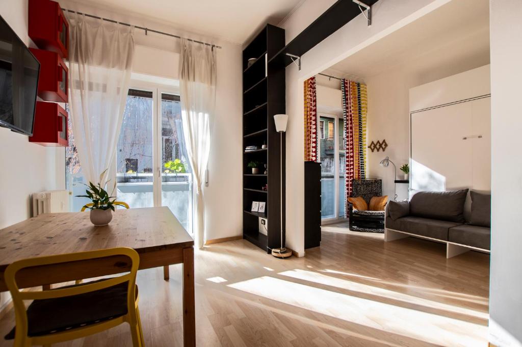 Grossich Open Space Apartment near Lambrate Station & Politecnico