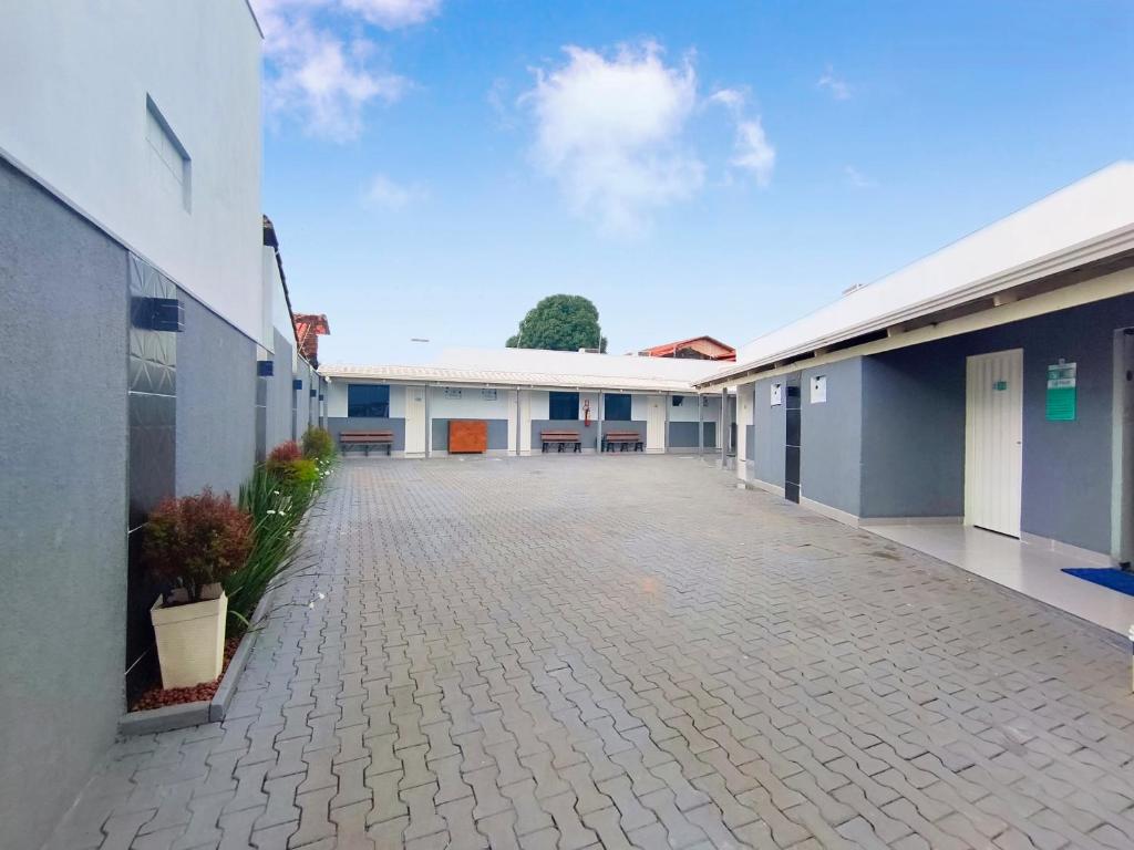 an empty courtyard of a building at Villa Hospedagem in Palmas