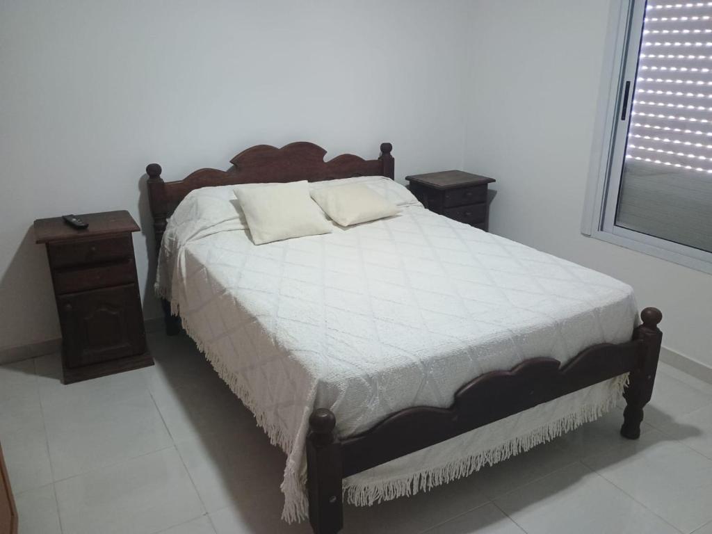 casa amplia de 3 habitaciones con quicho, patio y cochera