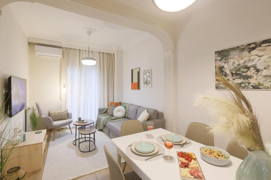 Superior 3BR, 3KingBeds, City Center, Balcony