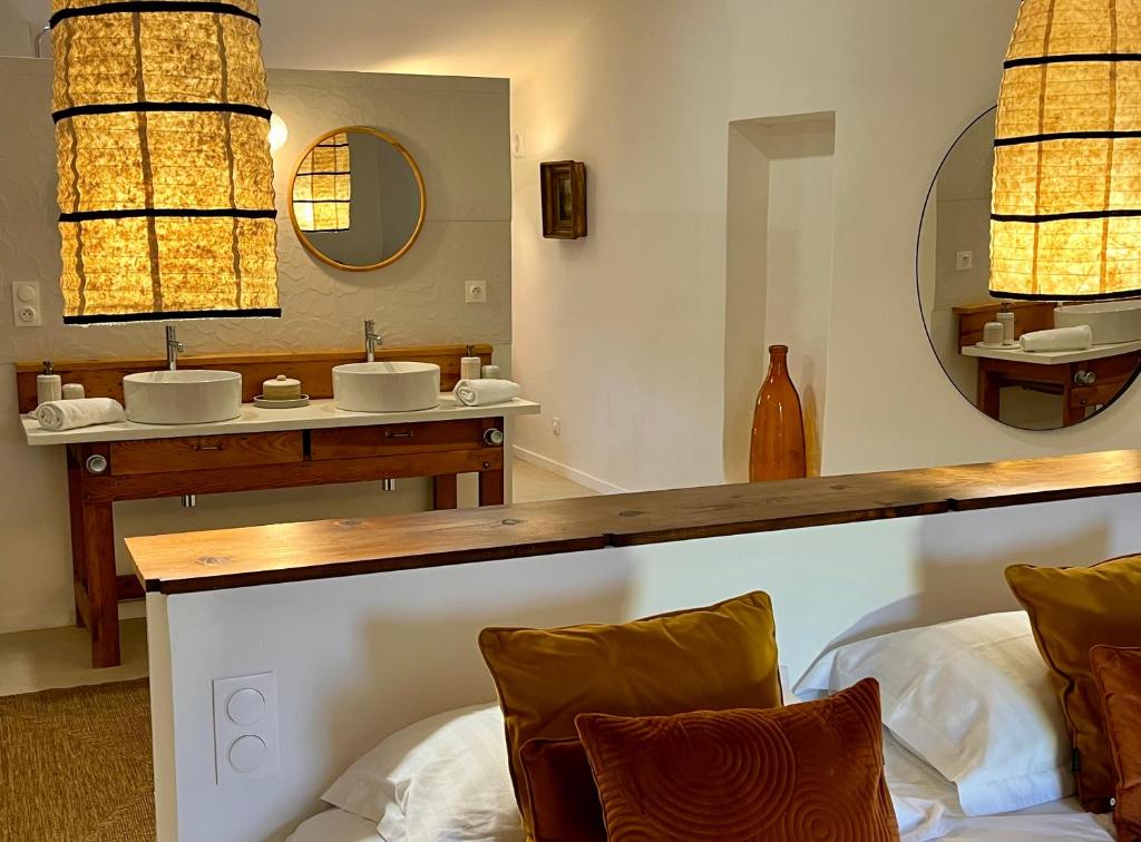 Suites de Bruoux - Deluxe Double Room