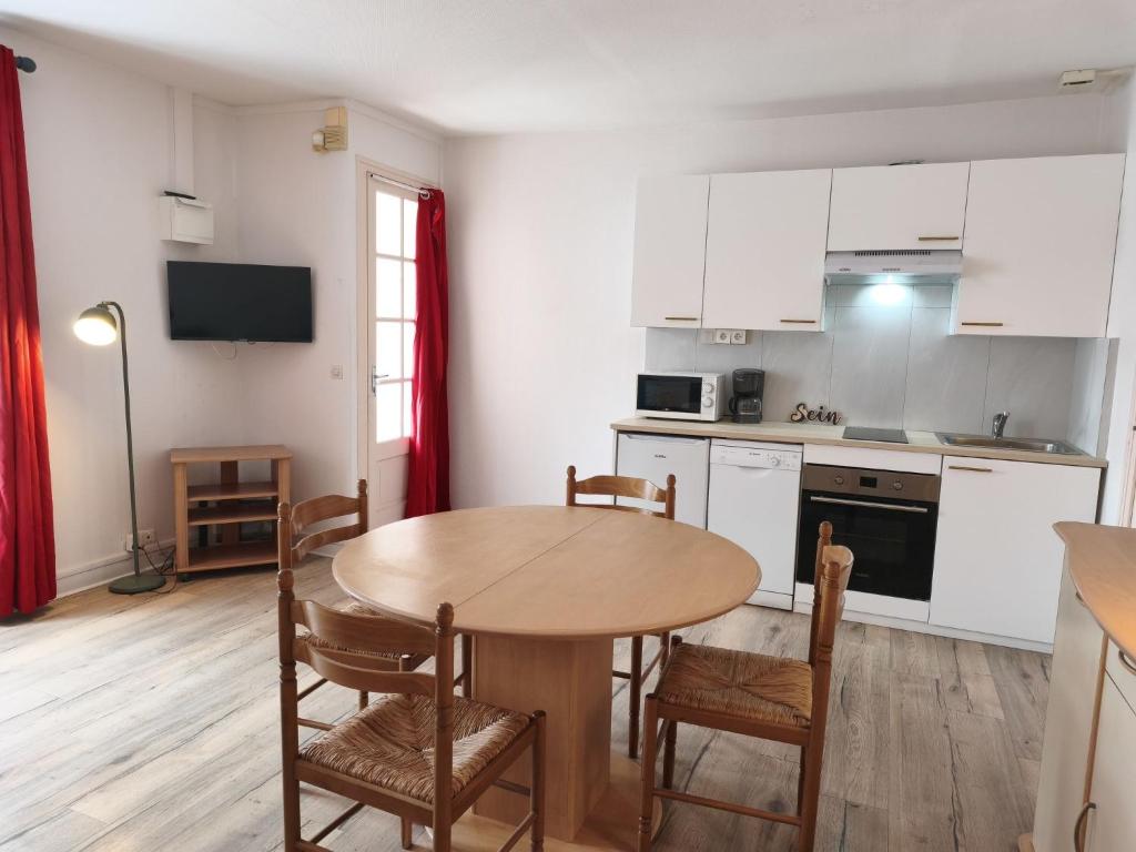 Apartment Le Petit Robinson-1 by Interhome