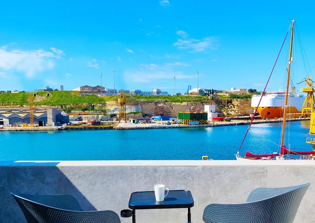 Cabin 4 Savynomad Harbour Residences wow Views