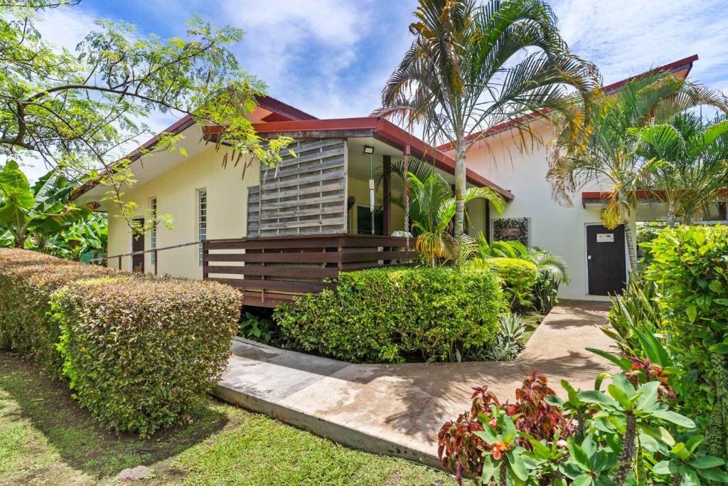 Modern Villa with Pool & Garden - photo 3 - Moorea, Polynésie