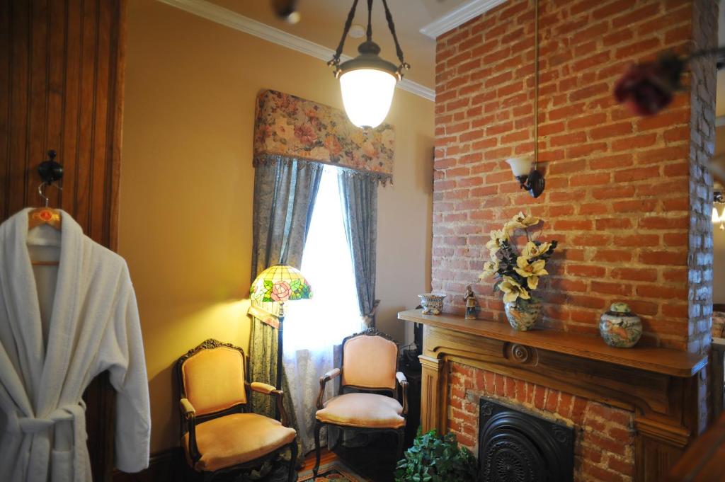 HH Whitney House - A Bed & Breakfast on the Historic Esplanade - Suite Junior