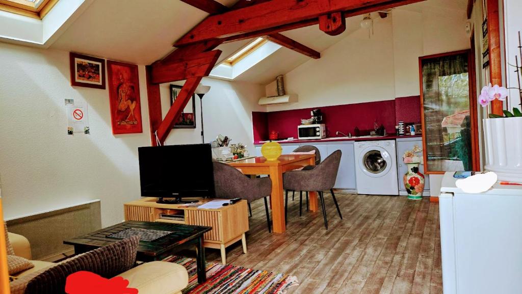 Chambres Du Petit Bonheur - Apartment With Terrace