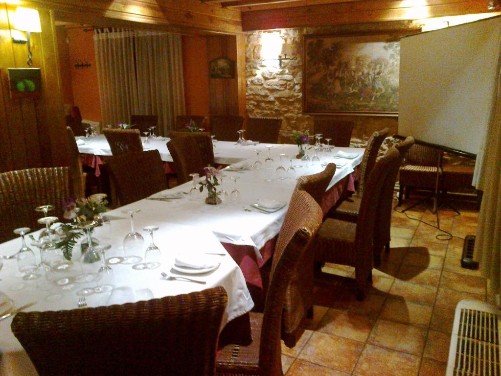 Reštaurácia alebo iné gastronomické zariadenie v ubytovaní C.T.R. Camino de la Fuentona