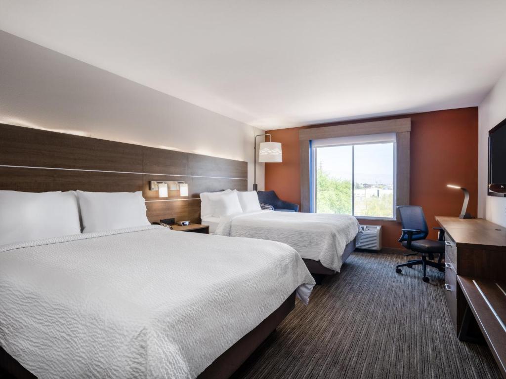 Holiday Inn Express & Suites Tucson by IHG - Deluxe Twin Room - Hearing Accessible