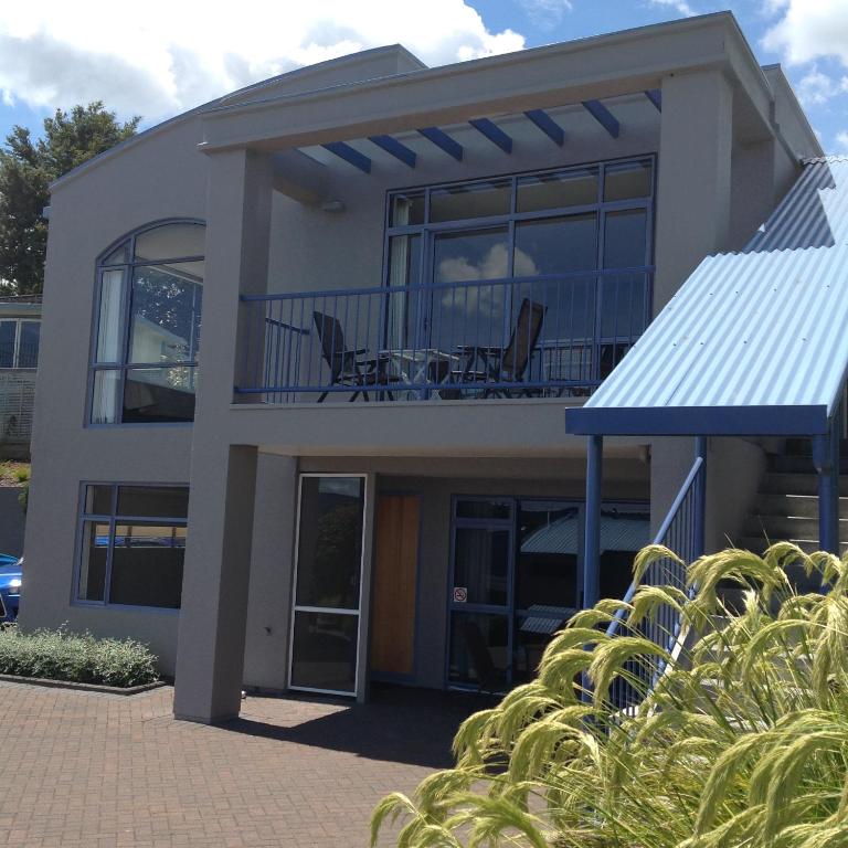 Sails on the Lake - Resim 14