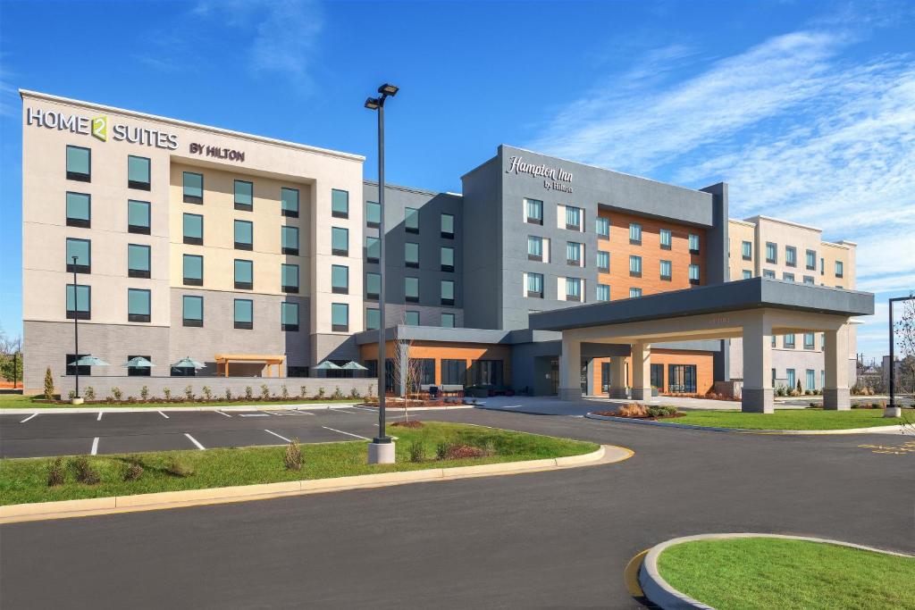 a rendering of a hotel with a parking lot at Hampton Inn By Hilton Richmond Chester, VA in Chester