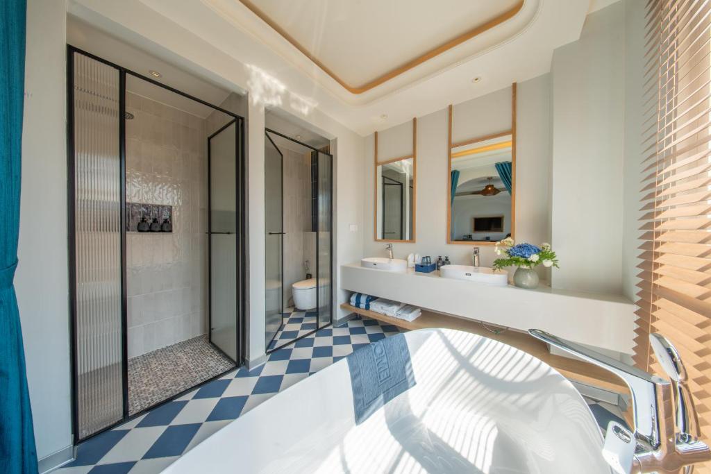 Suite Có Giường Cỡ King Nhìn Ra Biển