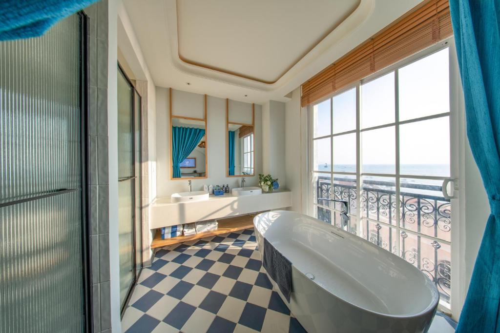 Suite Có Giường Cỡ King Nhìn Ra Biển