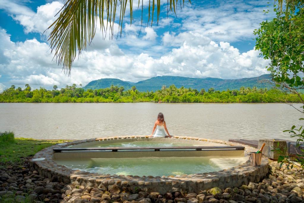 Komsan Kampot Resort - Hizvo