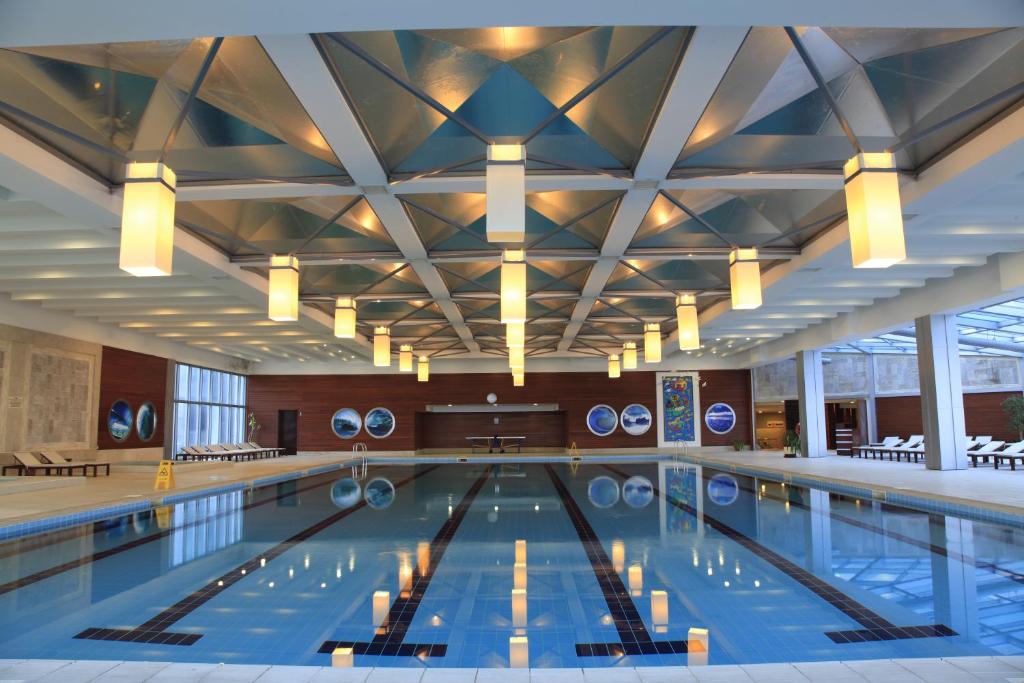 Bazén v ubytování Kolin Hotel Spa & Convention Center nebo v jeho okolí