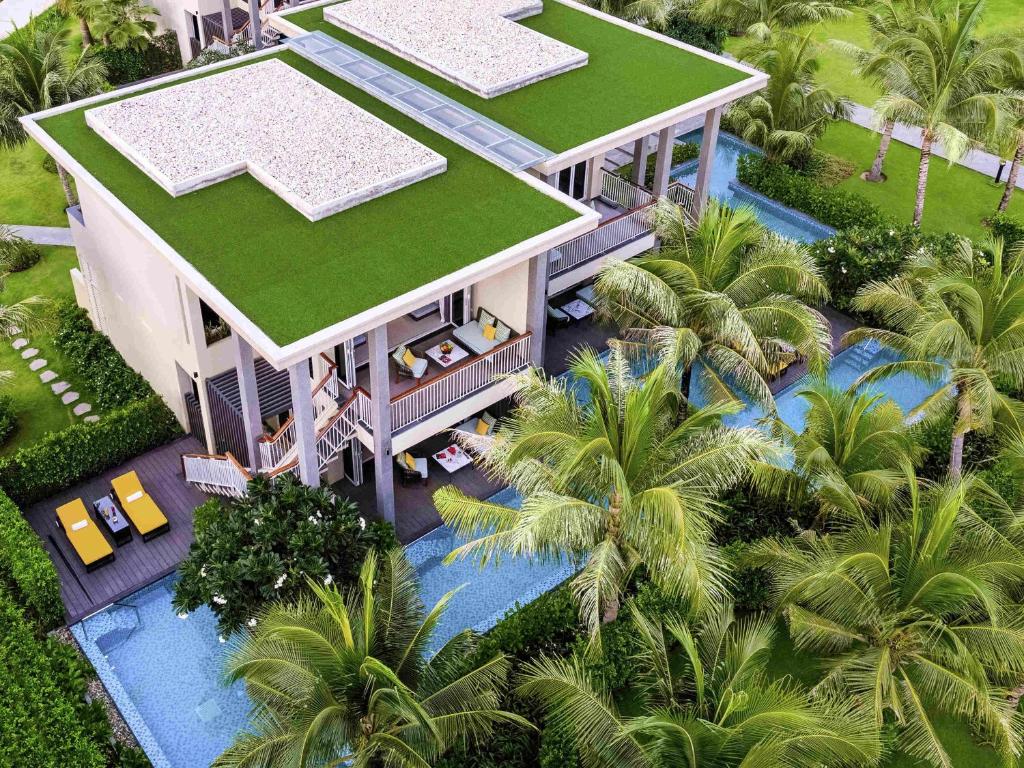 Cabana with King Bed and Pool Access - Executive Privilege Pass