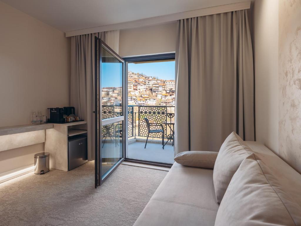 Grand Hotel & Therme Veliko Tarnovo - Apartamento De Dos Dormitorios Con Terraza