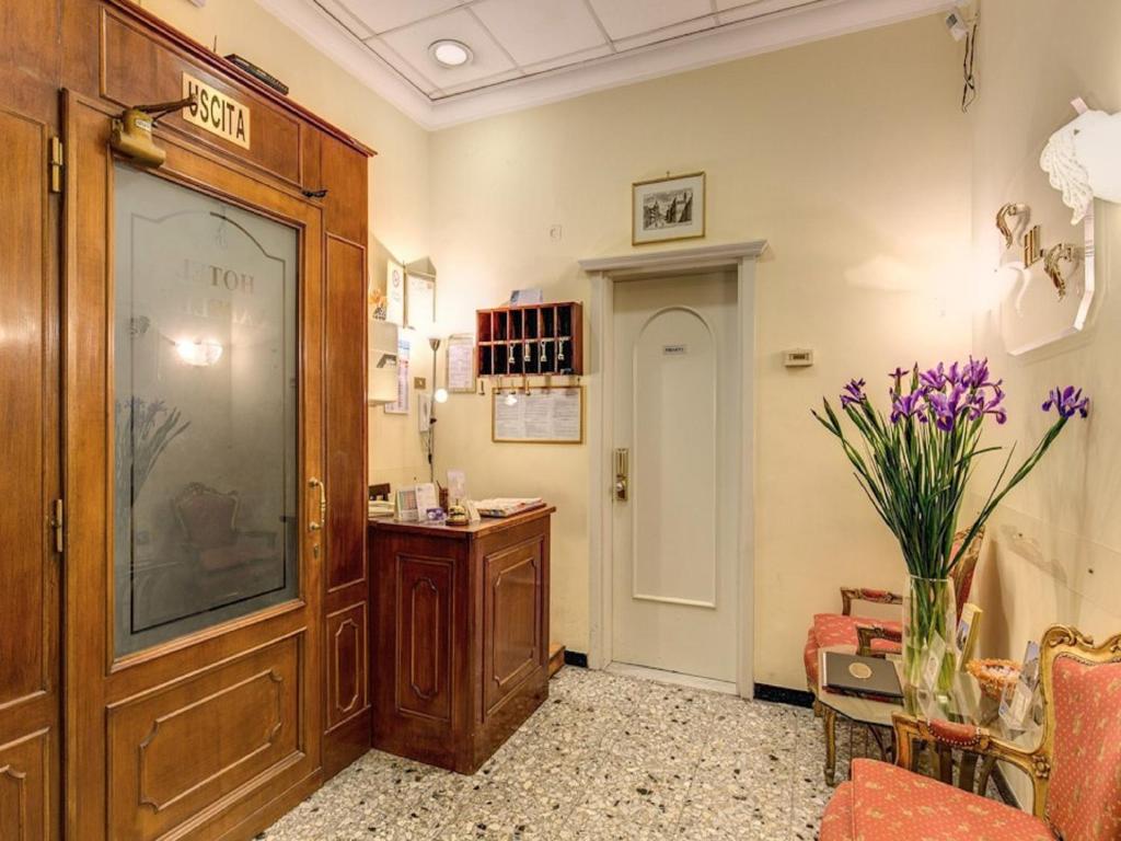 Foto Roomas asuva majutusasutuse Hotel Labelle galeriist